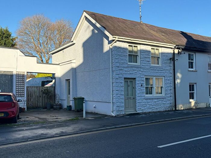 2 Bedroom Town House For Sale In High Street, Llandovery, Carmarthenshire., SA20