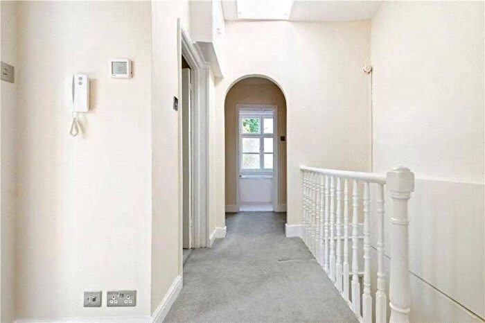 1 Bedroom Flat To Rent In Earl's Court Road, London, SW5