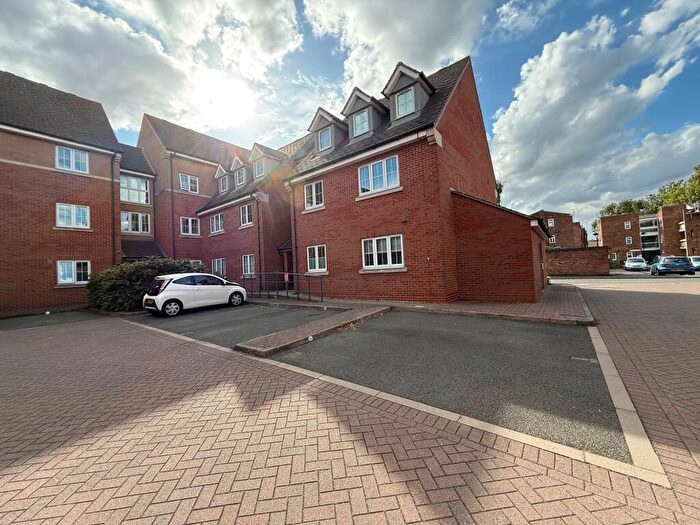 2 Bedroom Flat To Rent In Holland Close, Loughborough, LE11