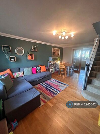 2 Bedroom End Of Terrace House To Rent In Tadworth, Tadworth, KT20