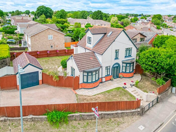 4 Bedroom Detached House For Sale In Southend Road, Hockley, SS5