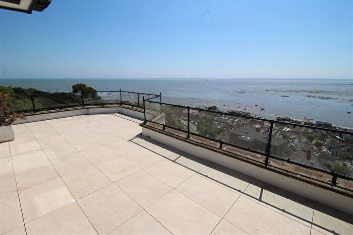 2 Bedroom Flat For Sale In Broadway West, Leigh-On-Sea, SS9