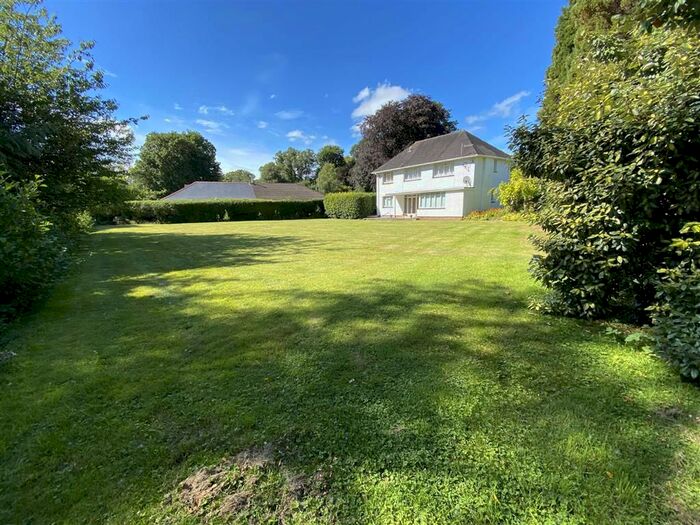 4 Bedroom Detached House For Sale In Merthyr Road, Llwydcoed, Aberdare, CF44