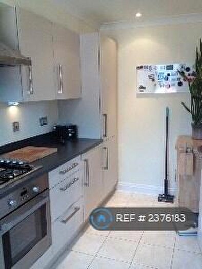 2 Bedroom Flat To Rent In Church Road, Leatherhead, KT22