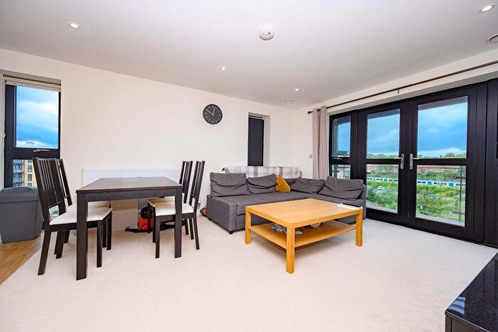 2 Bedroom Flat For Sale In Brooklyn House, Bessemer Road, Welwyn Garden City, AL7