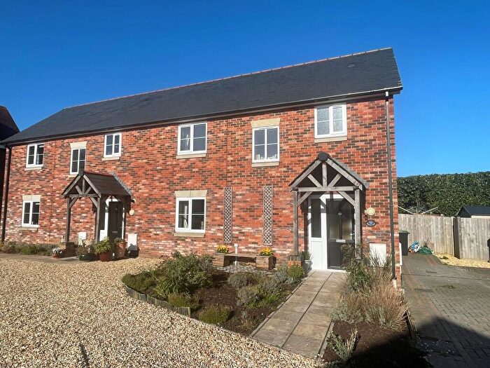 3 Bedroom Semi-Detached House For Sale In Carroll Close, Fawley, SO45