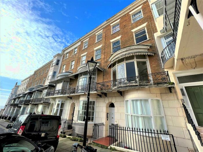 1 Bedroom Flat To Rent In Marine Square, Brighton, BN2