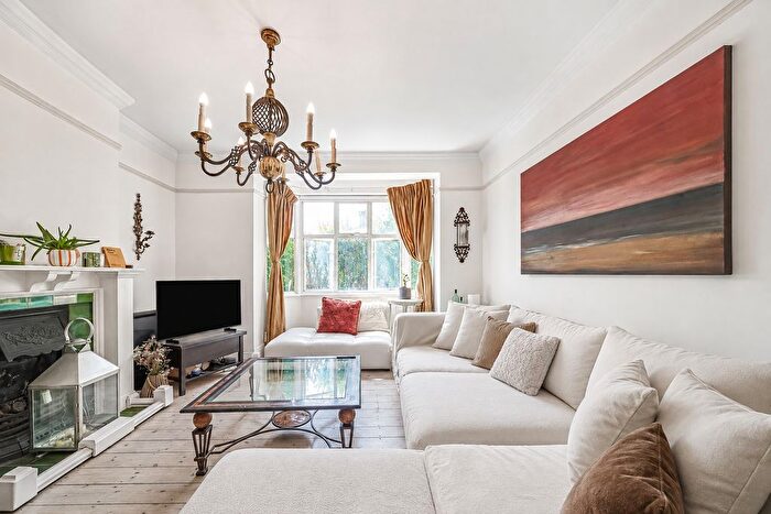 3 Bedroom End Of Terrace House For Sale In Tranmere Road, Earlsfield, London, SW18