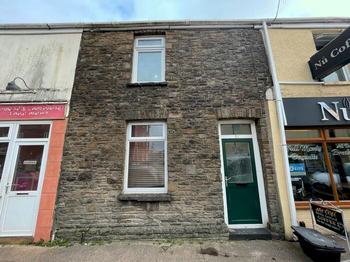 2 Bedroom Property To Rent In Windsor Road, Neath, SA11