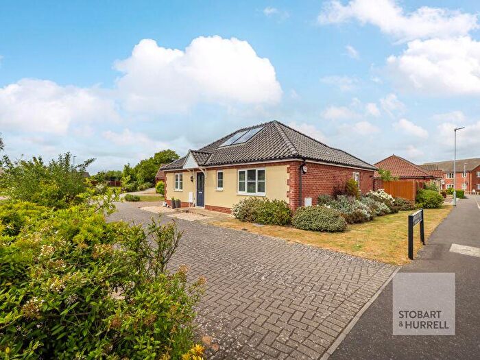 2 Bedroom Detached Bungalow For Sale In Ranworth Drive, Hoveton, Norfolk, NR12