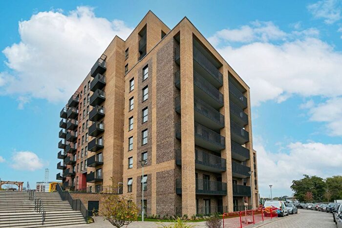 2 Bedroom Flat To Rent In Colnebank Drive, Watford, WD18