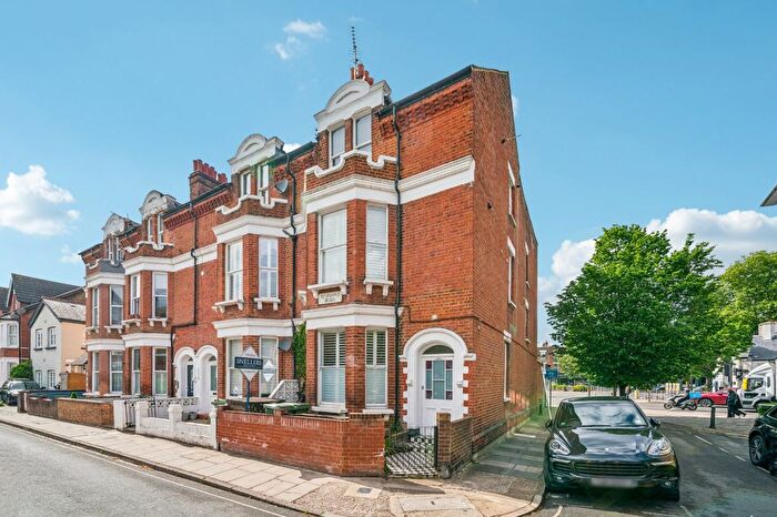 Studio To Rent In St. Johns Road, Richmond, TW9