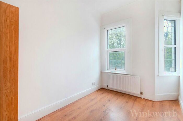 3 Bedroom Apartment To Rent In Childeric Road, London, SE14