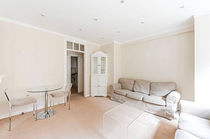 1 Bedroom Flat To Rent In Kings Road, Chelsea, London, SW3