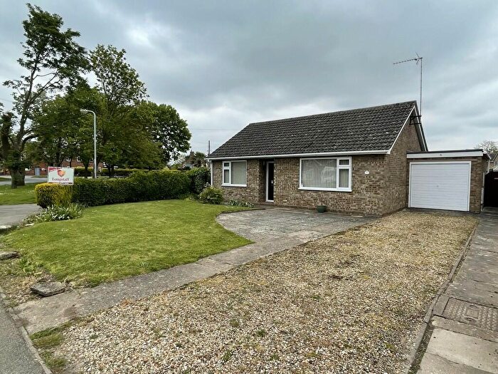 2 Bedroom Detached Bungalow For Sale In Rotten Row, Pinchbeck, PE11