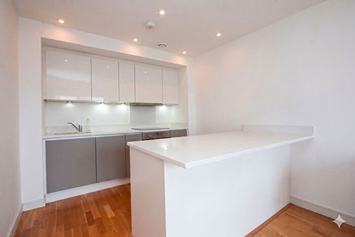 1 Bedroom Flat For Sale In Enterprise Way, London, SW18