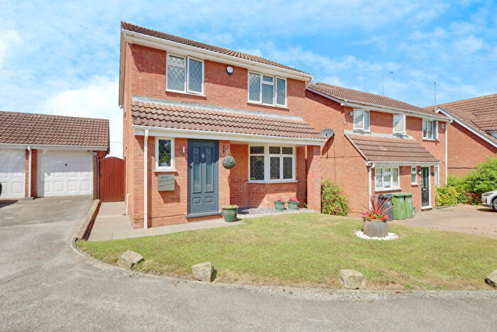 3 Bedroom Detached House For Sale In Biddenden Court, Basildon, SS13