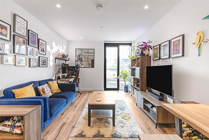 1 Bedroom Flat For Sale In The Dumont, Albert Embankment, Vauxhall, London, SE1