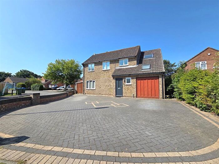 4 Bedroom Detached House For Sale In Ravenswood, Titchfield Common, PO14