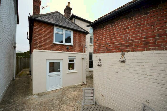 1 Bedroom Flat To Rent In Bell Lane, Birdham, Chichester, PO20