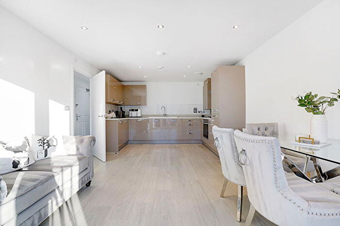 2 Bedroom Apartment For Sale In Walter House, Peters Village, Wouldham, ME1