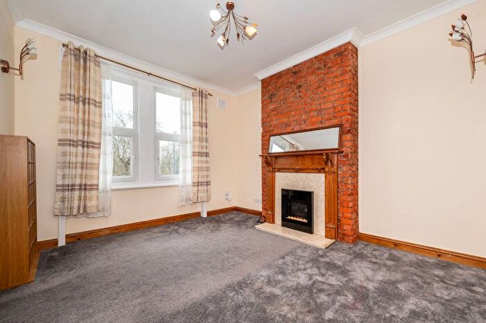 2 Bedroom Flat To Rent In Bounds Green Road, Wood Green, London, N22