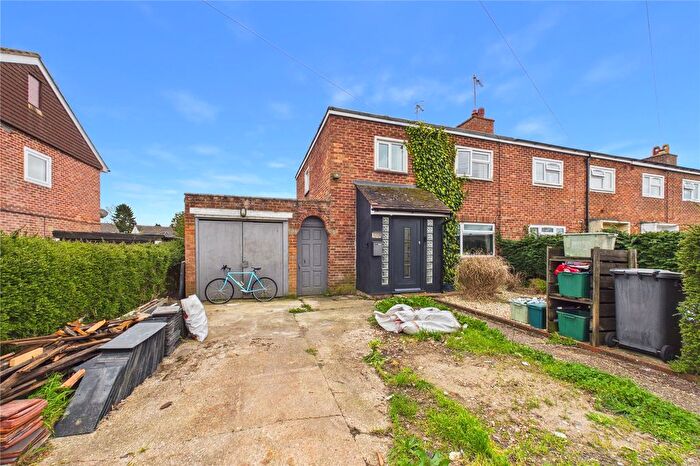 3 Bedroom End Terrace House For Sale In Blossom Avenue, Theale, Reading, Berkshire, RG7