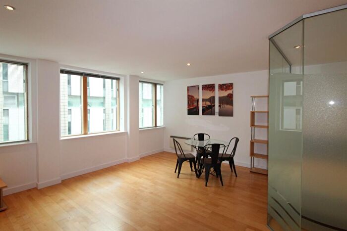 1 Bedroom Apartment To Rent In Park House Apartments, Par Row, Leeds, LS1
