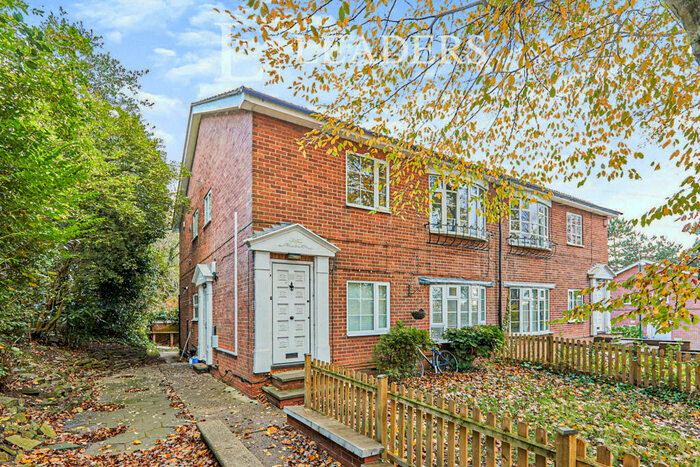 2 Bedroom Terraced House To Rent In Thoresby Court, NG3