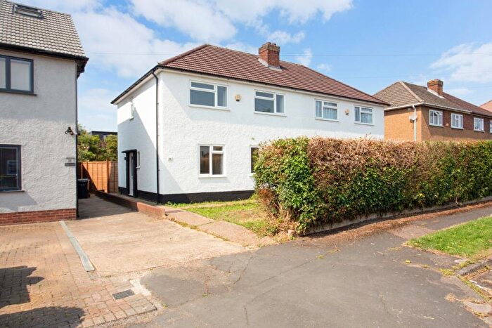 3 Bedroom Semi-Detached House To Rent In Craigweil Drive Stanmore, HA7