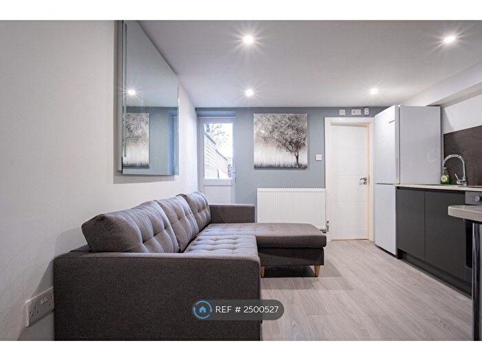 Studio To Rent In Gradwell Street, Stockport, SK3