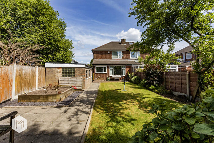 3 Bedroom Semi-Detached House For Sale In Dovedale Road, Breightmet, Bolton, BL2