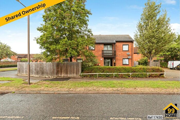 1 Bedroom Maisonette For Sale In Britten Grove, Milton Keynes, MK7
