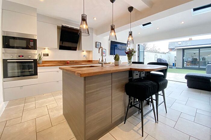 3 Bedroom Terraced House For Sale In South View Close, Willand, Cullompton, Devon, EX15