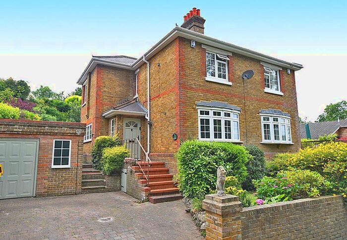 3 Bedroom Semi-Detached House To Rent In Old Chatham Road, Sandling, Maidstone, ME14