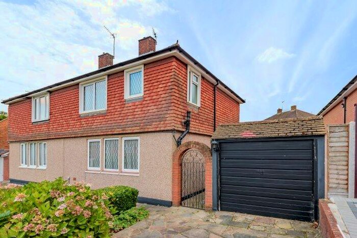 3 Bedroom Property To Rent In Maxwell Gardens, Orpington, BR6