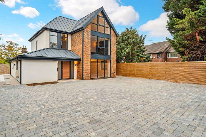 5 Bedroom Detached House For Sale In Kingston Vale, London, SW15