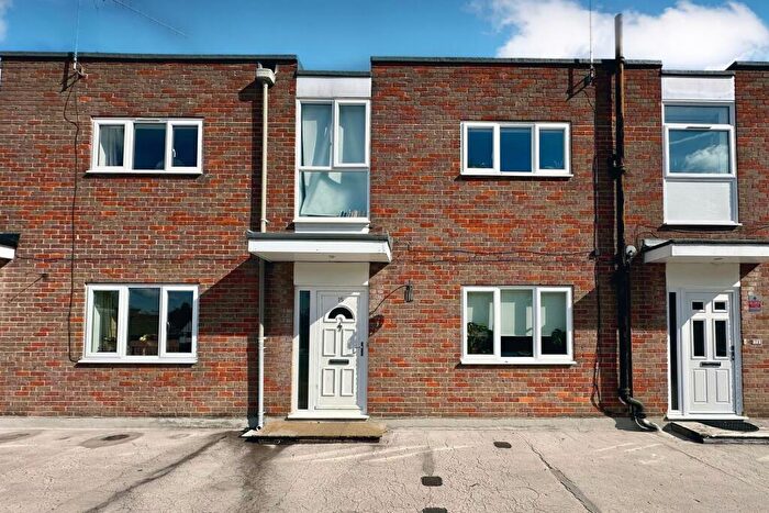 3 Bedroom Maisonette For Sale In Grove Court, Beaconsfield, HP9