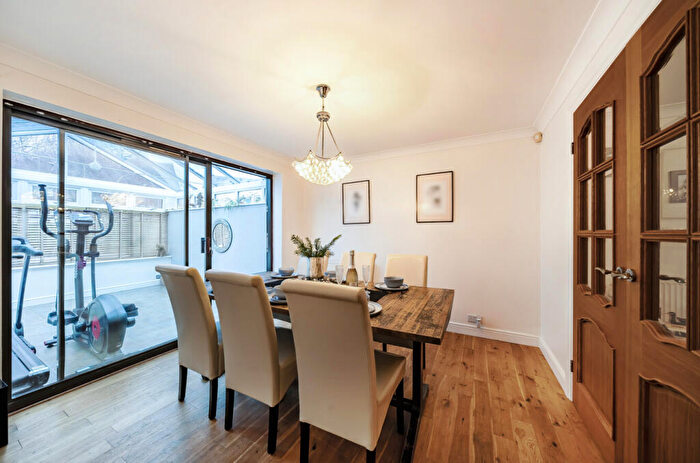 4 Bedroom Detached House For Sale In Sword Gardens, Rushy Platt, Swindon, SN5