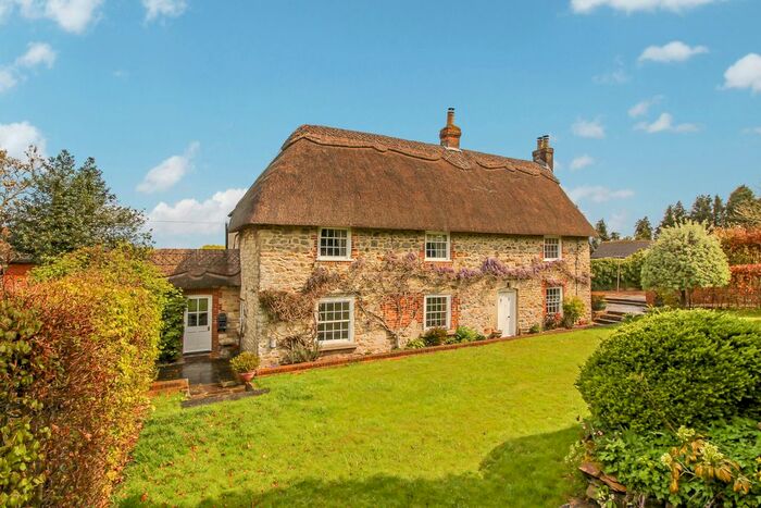 4 Bedroom Cottage To Rent In Badbury, Swindon SN4