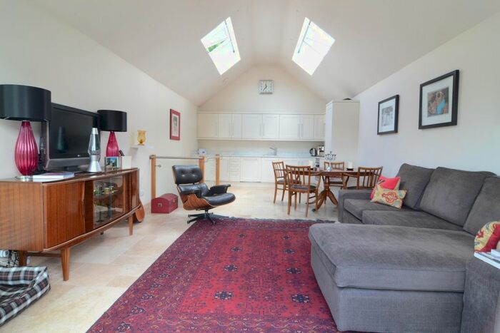 2 Bedroom Detached House To Rent In Park Road, Twickenham, TW1