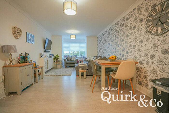 2 Bedroom Apartment For Sale In The Riverfront, Canvey Island, SS8