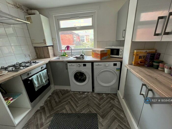 3 Bedroom Terraced House To Rent In Hibbert Street, Manchester, M14