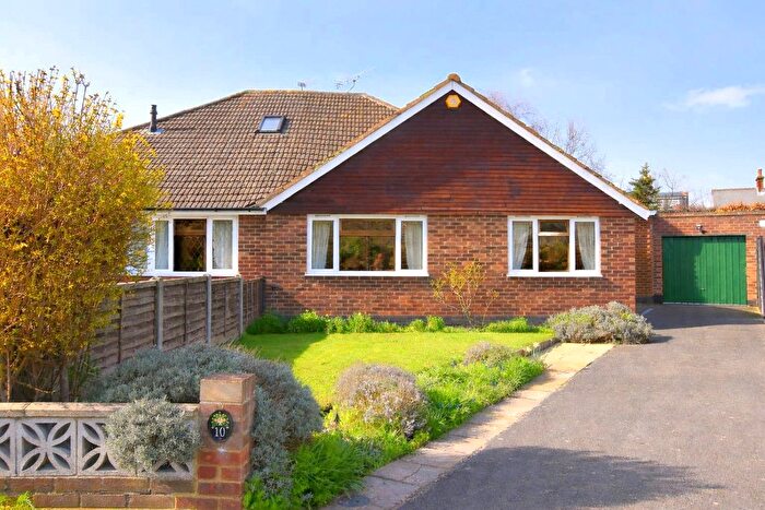 3 Bedroom Bungalow For Sale In Farm View, Cobham, KT11