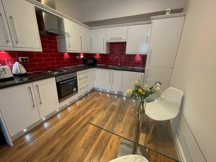 2 Bedroom Apartment To Rent In Pontefract Lane, Leeds, West Yorkshire, LS9