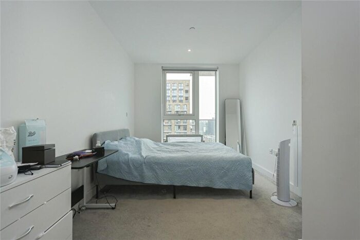 1 Bedroom Apartment For Sale In Victory Parade, Woolwich, SE18