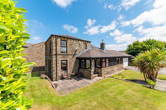 4 Bedroom Detached House For Sale In Windmill View, Scholes, HD9