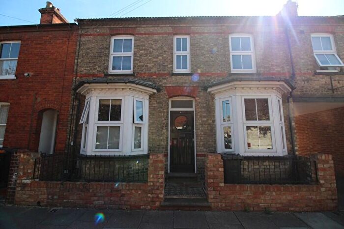 2 Bedroom Flat To Rent In Howbury Street, Bedford, Beds, MK40