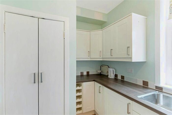 1 Bedroom Flat To Rent In East Crosscauseway, Edinburgh, EH8