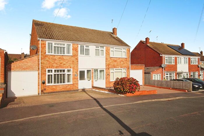 3 Bedroom Semi-Detached House For Sale In Harrow Road, Whitnash, Leamington Spa, Warwickshire, CV31